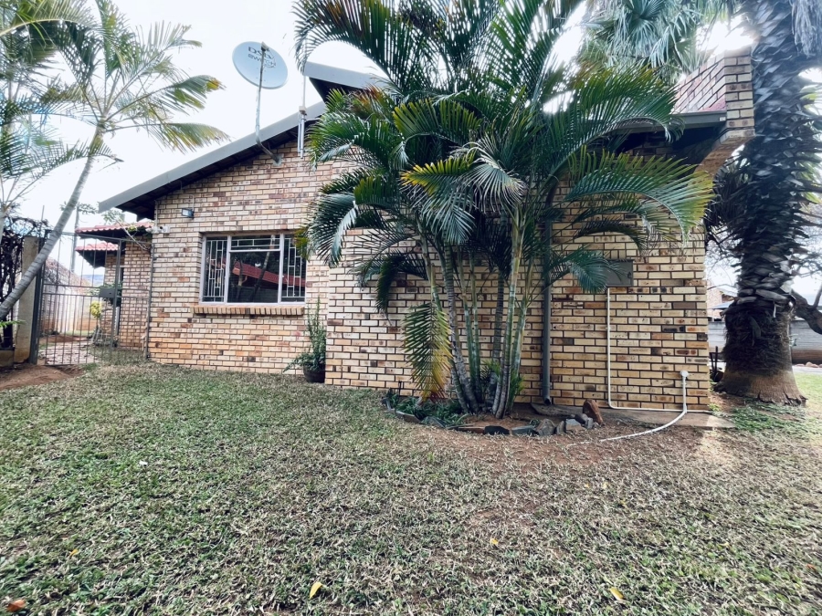 3 Bedroom Property for Sale in Protea Park North West